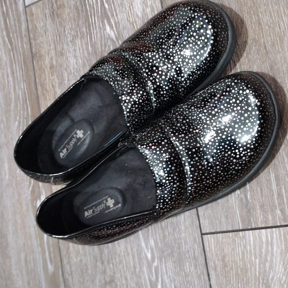Air Supply womens silver and black polka dot clogs. Size 7.5